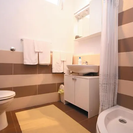 Stunning In With Kitchen
