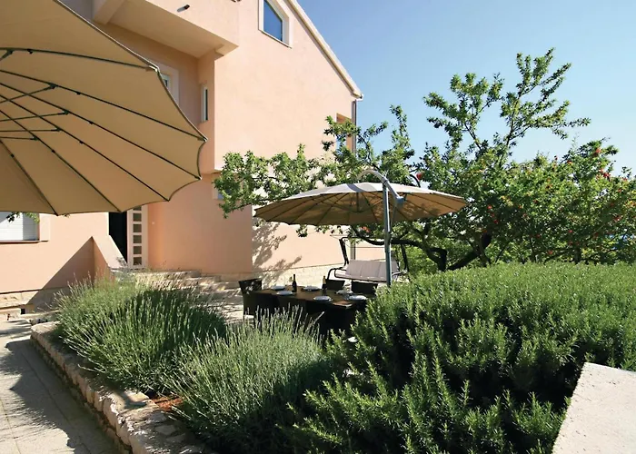 Stunning In With Kitchen