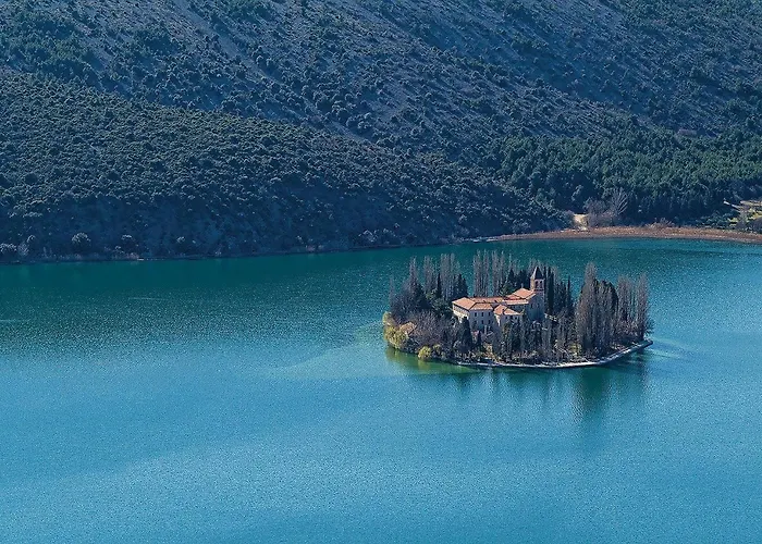 Appartement Stunning In With Kitchen Šibenik