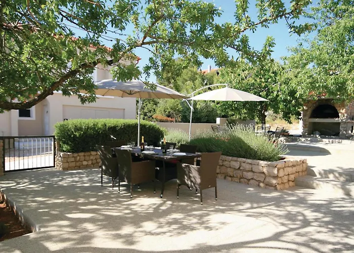 Appartement Stunning In With Kitchen